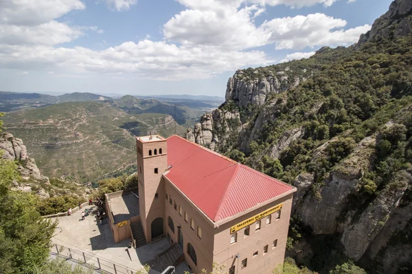 Benediktinerkloster i bergen Montserrat — Stockfoto