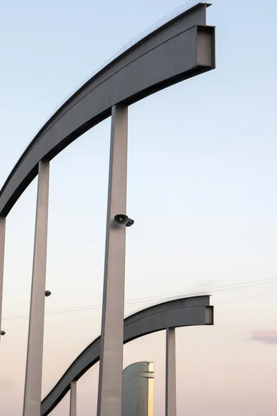 Puente peatonal diseño abstracto — Foto de Stock