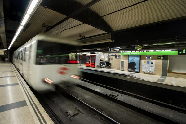 Interno della stazione della metropolitana di Barcellona — Foto Stock