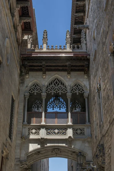 Gothic Quarter - carrer del bisbe — Stock Photo, Image