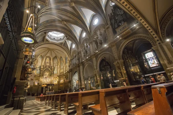 Benedictijnenabdij in de bergen van Montserrat — Stockfoto