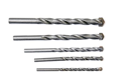 Matkap burguları beyaz arka plan üzerinde boyutuyla kümesi.