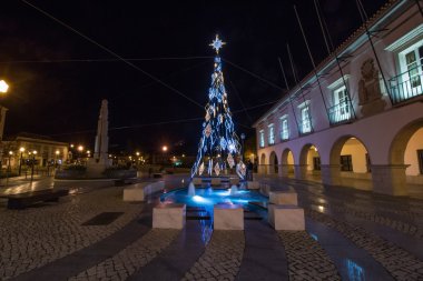 Tavira Meydanı gece Noel.