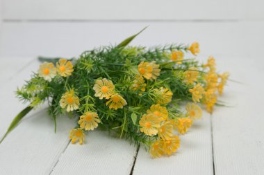 sahte sarı çiçek