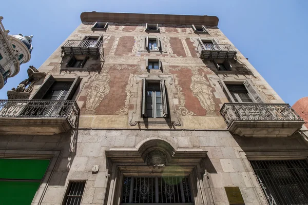 Типичная архитектура Барселоны — стоковое фото