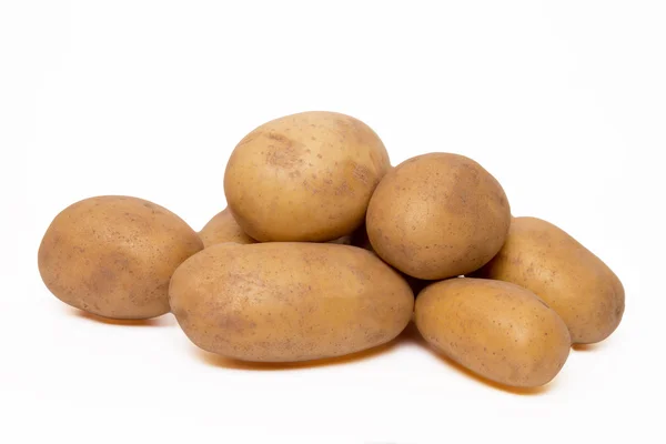 Beyaz arka planda izole edilmiş patatesler — Stok fotoğraf