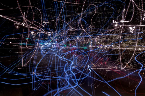 Composizione astratta di luci sfocate sulla strada — Foto Stock