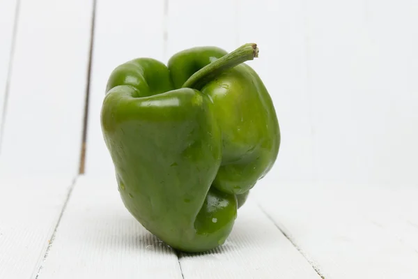 Frische grüne Paprika — Stockfoto