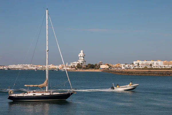 Καλοκαίρι θέα στο ήρεμο νερό — Φωτογραφία Αρχείου