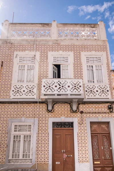 典型的葡萄牙阿尔加维建筑学 — 图库照片