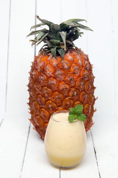 Jus d'ananas frais — Photo