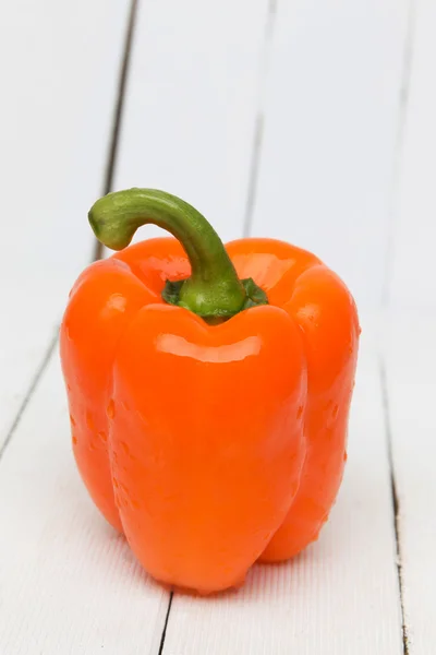 Frische orangefarbene Paprika — Stockfoto