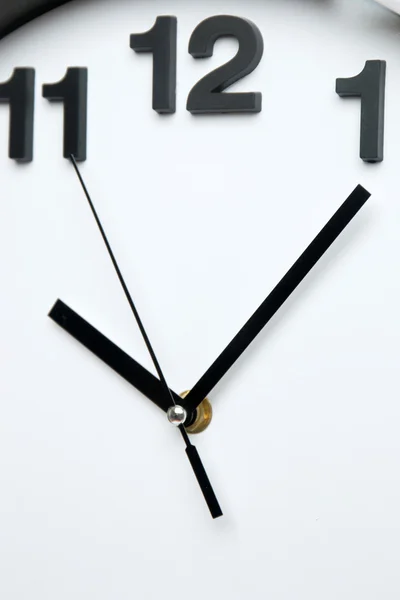 Horloge de cuisine blanche avec numéros noirs — Photo