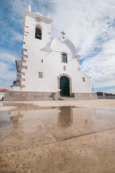 Malé kostelní věž v Portugalsku — Stock fotografie