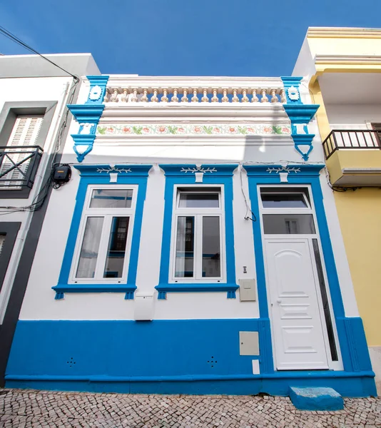 Типовий Португальський Будинок Регіону Алгарве Барвистими Фасадами Дизайном — стокове фото