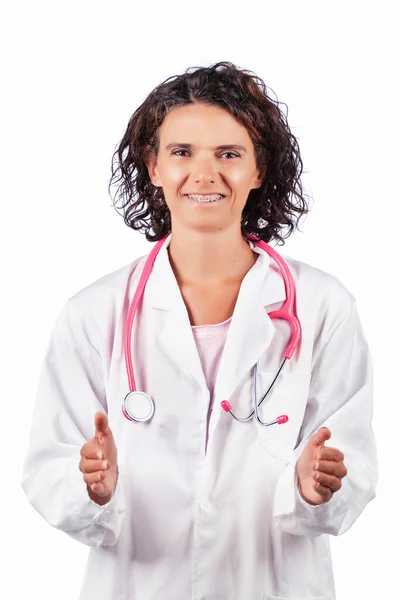 Doctora Con Estetoscopio Rosa Bata Laboratorio Sobre Fondo Blanco —  Fotos de Stock