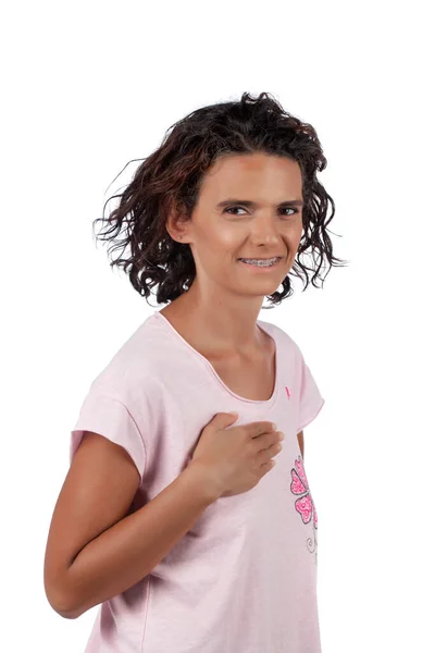 Giovane Donna Sorridente Positiva Con Shirt Rosa Sfondo Bianco — Foto Stock