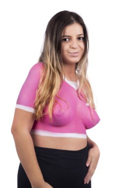 Beyaz kurdeleli pembe boyayla kaplı bir kadının kavramsal görüntüsü meme kanseri farkındalığına karşı yardımcı oluyor..