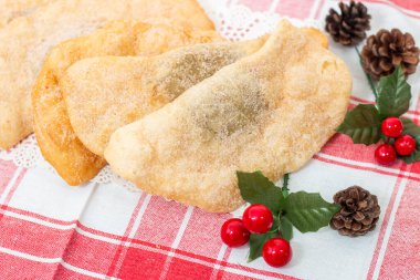 Tipik Portekiz noel arifesinde noel tatlısı ya da tatlı patates pastası..