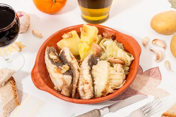 Типова Португальська Домашня Риба Променів Кардатосом Часником Оливковою Олією — стокове фото