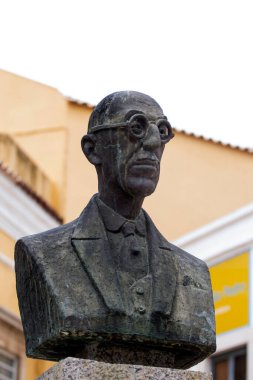 Ünlü doktor ve demokrat heykel Dr. Silva Nobre Faro, Portekiz 'de bulundu..