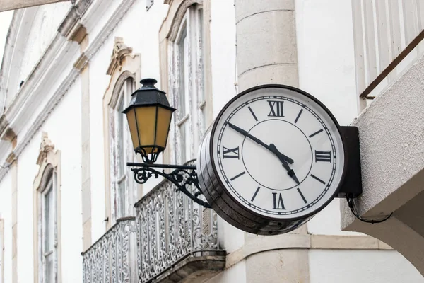 Large Vintage Retro Clock Portuguese Street — ストック写真