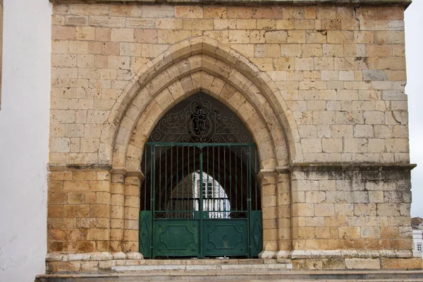 Pohled Vstupní Oblouk Kostela Sídlem Portugalsku Evropa — Stock fotografie