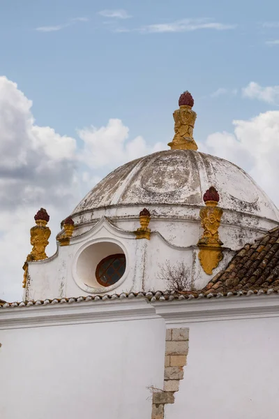 자세히 들여다본 반구형 구조물 포르투갈 알가르베 파로에 수도원 — 스톡 사진