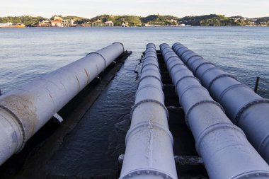 Eski kanalizasyon boruları görüntülemek