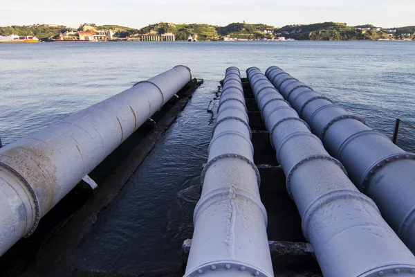 Eski kanalizasyon boruları görüntülemek