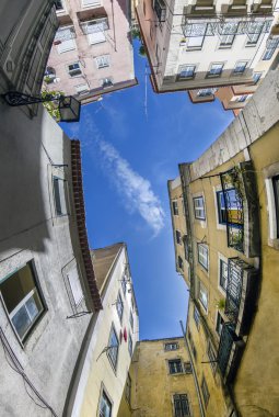 tipik dar bina mimari Lizbon, Portekiz