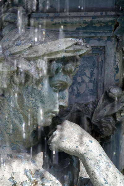 Statues de la fontaine sur la place Rossio — Photo
