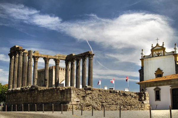 Ünlü Diana Tapınağı anıt