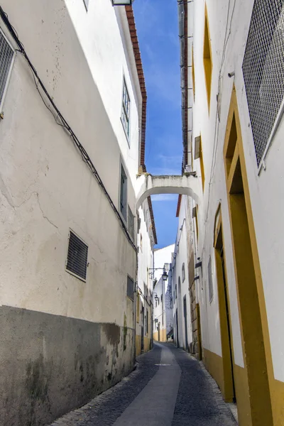 Rue typique des villages de la région d'Alentejo — Photo