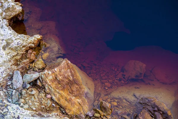 Lago ácido de mineração — Fotografia de Stock