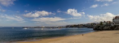 Manzaralı Cascais Körfezi kıyısındaki