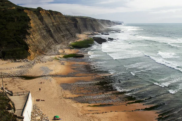 Veduta panoramica della bellissima spiaggia rocciosa di Magoito — Foto Stock