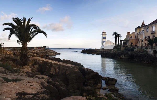 Santa Marta lighthouse znajduje się w mieście Cascais — Zdjęcie stockowe