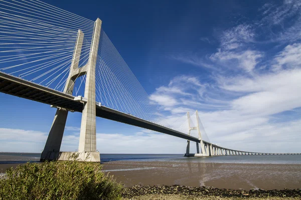 素晴らしい橋、ヴァスコ ・ ダ ・ ガマ、リスボン、ポルトガルに位置します。 — ストック写真