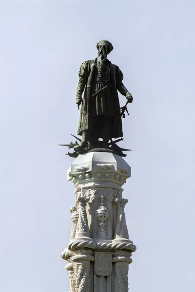 View of the statue in the garden — Stock Photo, Image