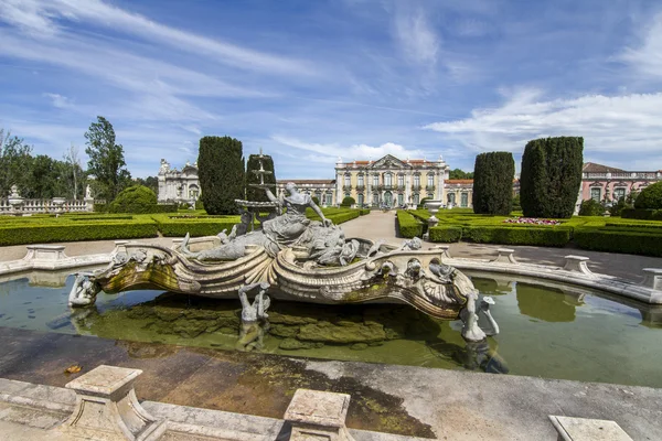 Visa av den vackra nationella Palace i Queluz — Stockfoto