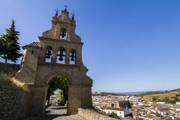 Hito arco campanario entrada —  Fotos de Stock