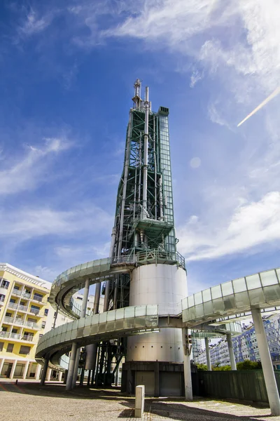 Vista de cerca de un complejo de refinería desactivado — Foto de Stock