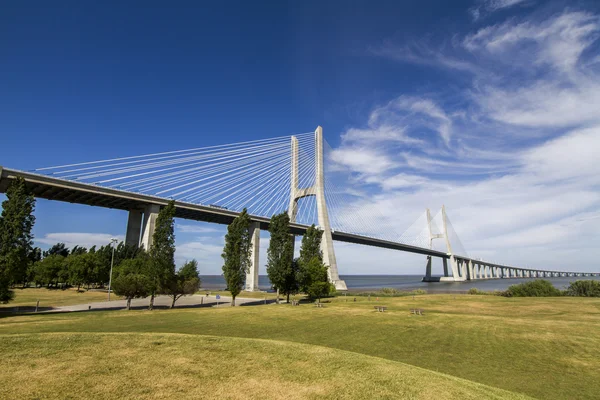 Ponte incrível, Vasco da Gama, localizada em Lisboa — Fotografia de Stock