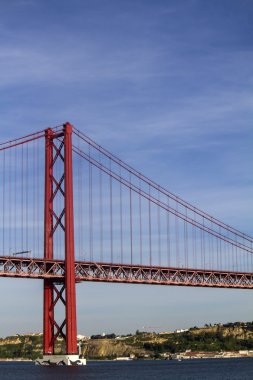 Lizbon 25 de Abril köprü görünümü