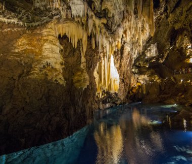 Güney İspanya'da bulunan harika mağara sistemi