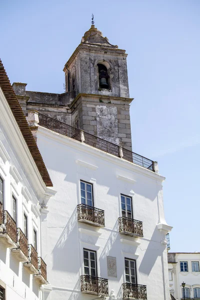 Iglesia cristiana con campanario —  Fotos de Stock