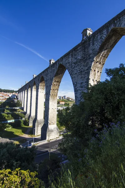 Aqueduto histórico construído no século XVIII — Fotografia de Stock