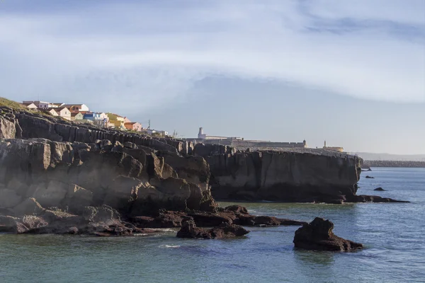 Costa rocosa de la región de Peniche — Foto de Stock