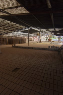 Geleneksel çamur çatı kiremit üretim